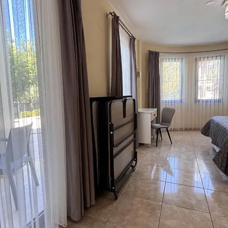 Dalyan Turaman Private Pool Sleeps 10 Willa