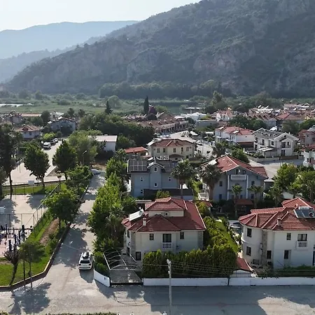Dalyan Turaman Private Pool Sleeps 10 Willa