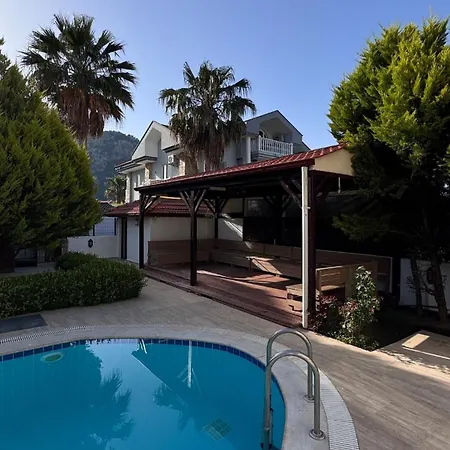 Dalyan Turaman Private Pool Sleeps 10 Willa