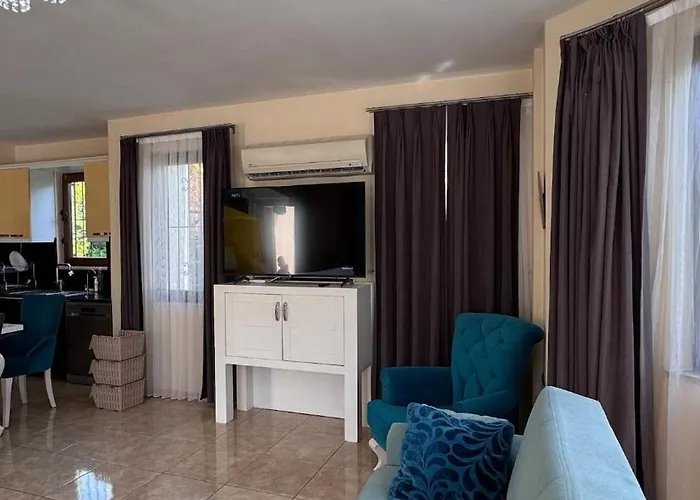 Dalyan Turaman Private Pool Sleeps 10 Villa *